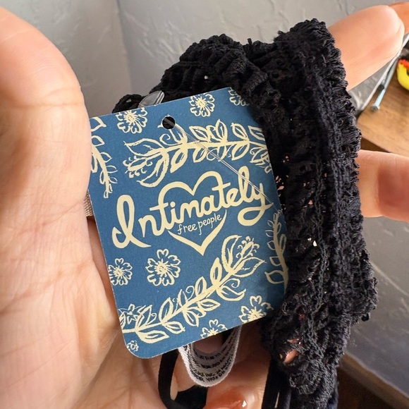 Free People Intimately Black Floral Lace Crop Top bralette Miss Dazie sz M NWT - Picture 9 of 14